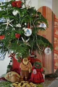 condo-kalikimaka-tree_small