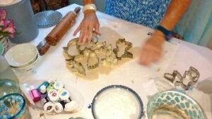 the cookie cutters cutting_small