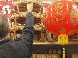 buying-me-a-table_small