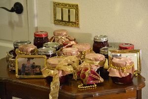 florida-christmas-cranberries-by-the-door_small