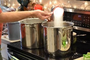 adding-sugar-2_small