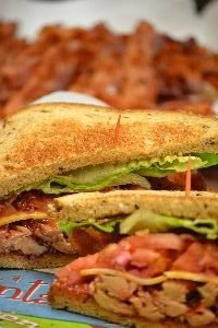 bacon-turkey-sandwich-for-leftovers_small