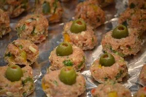 adding green olives for the eyes_small