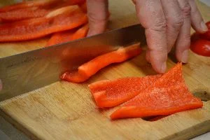 36 noodles slicing into triangles_small