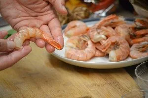 shrimp step two removing the shell_small